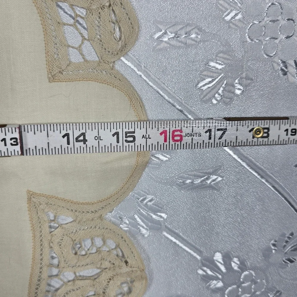 VTG Cream Battenburg‎ Lace Floral Embroidered Table Runner 51x15 Scalloped Edge